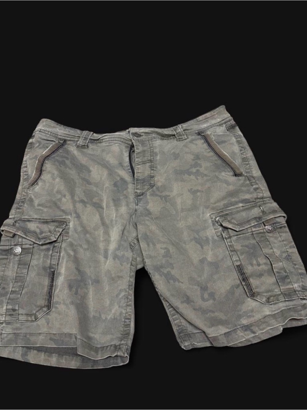 Affliction Men's Gray Camo Cargo Shorts